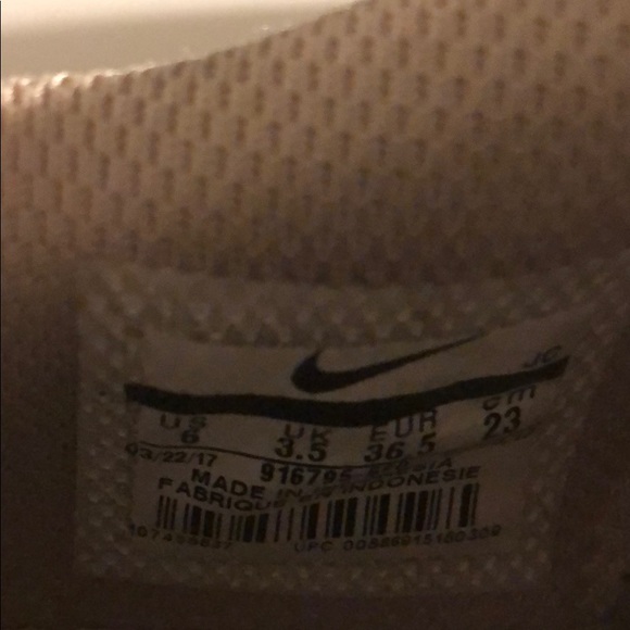 Shoes - Picture 5 of 6